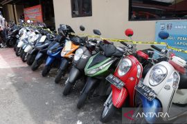 Polres Banjar tangkap komplotan curanmor, sita puluhan motor