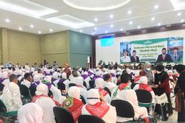 Pj Gubernur Babel lepas 258 JCH asal Babel berangkat ke Makkah