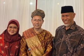 Dihadiri Gubernur, Ir Ifwan emban Gelar Datuak Maleka