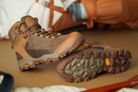 Eiger hadirkan sepatu hiking "Lora" untuk pendaki perempuan
