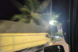 Truk angkut batu bara "bebas" lewat jalan umum di Kalsel