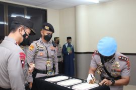 Kapolda Lantik AKBP Teguh Triwantoro sebagai Kabid Propam Polda Kaltara