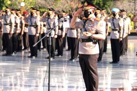 Beri Penghormatan ke TMP Kalibata, Kapolri Lanjutkan Semangat Pahlawan Wujudkan Indonesia Emas