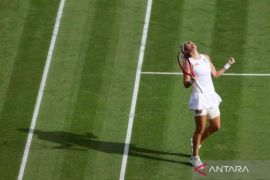 Tak berdaya, juara AS Terbuka Emma Raducanu tersingkir dari Wimbledon 2022 Page 5 Small