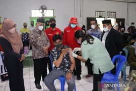 Vaksinasi massal BIN Kalsel sasar ratusan orang di STAI Darul Ulum Kandangan