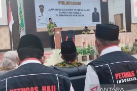 Penjabat Gubernur Papua Barat lepas 332 JCH di Makassar