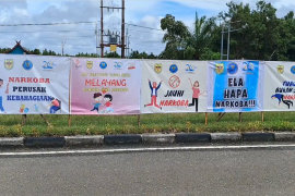 Gumas pecahkan rekor MURI&nbsp;pasang 5.020 spanduk perang lawan narkoba
