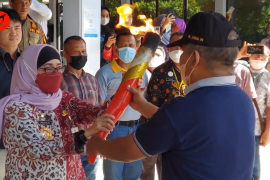 Pj Bupati Batang terima obor PeSONAS 2022