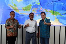 Catatan Ilham Bintang - Berselancar di Ruang Big Data Penduduk Indonesia