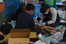 Puskesmas Tambang Ulang sunat gratis 10 anak warga Desa Sungai Jelai