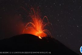 Gunung Ile Lewotolok terpantau terjadi 15 kali letusan