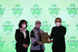 Adaro raih penghargaan Platinum di Bisnis Indonesia CSR Awards 2022