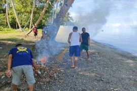 Dispar Morotai Latih Pokdarwis jaga kebersihan objek wisata