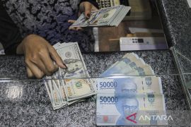 Rupiah Rabu melemah ke posisi Rp15.186 per dolar AS seiring investor nantikan kebijakan suku bunga BI