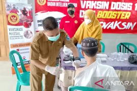 Vaksinasi kerjasama BIN, Pemkab dan Kemenag HSS cegah varian baru COVID-19