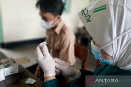 Bupati Banyumas ingatkan pandemi belum berakhir