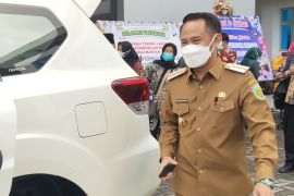 Wali kota minta panitia bungkus daging hewan kurban tanpa kantong plastik
