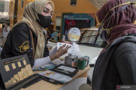 Cara "simpan" uang dan investasi selain menabung di bank