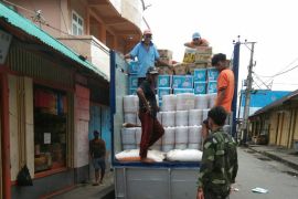 Polisi awasi pembongkaran 1.800 liter Migor curah di Saparua Maluku