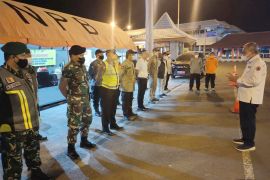 East Java BPBD builds 10 integrated posts to control FMD spread.