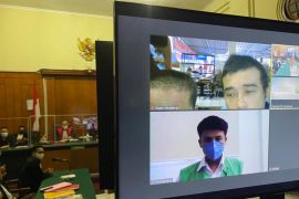 PN Surabaya vonis mati dua terdakwa pengedar 43,4 kg sabu-sabu