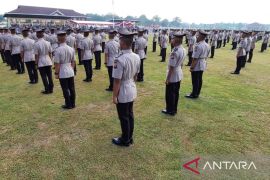 Anak tukang bengkel jadi lulusan terbaik di SPN Polda Riau