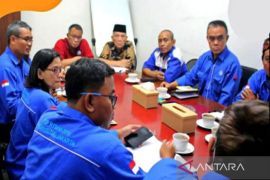 Jumhur Hidayat: Pemerintah harus upayakan pesangon minimal TKBM di Jakarta Rp100 juta