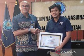 Brigadir Eddy Purwanto si raja aplikasi terima penghargaan Kepala BNNP Kalsel