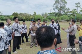 Ratusan guru PPPK gelar doa bersama untuk ini