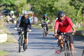 Jaga Imunitas dan perkuat soliditas Kakanwil gowes bareng pegawai