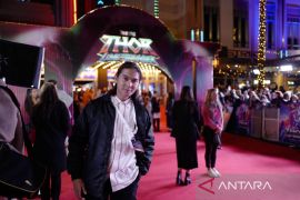 Berbincang bersama Chris Hemsworth dan Taika Waititi, Iqbaal Ramadhan: "Mereka sangat 'humble'"