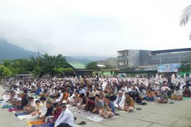 Ribuan Muslim shalat Idul Adha di Masjid Agung Al-Aqsha Sentani
