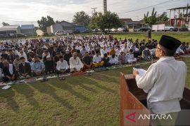 Shalat Idul Adha Warga Muhammadiyah di Palu Page 1 Small