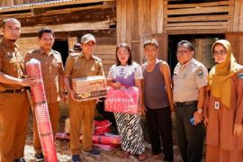 Wabup Rudi Hariansyah, Serahkan Bantuan Korban Banjir Di Rahul Pemkab Pessel bantu korban tanah longsor