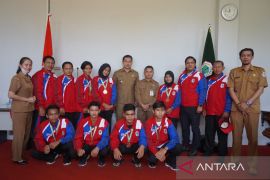 Atlet Popda berprestasi Kapuas Hulu terima bonus dari Bupati