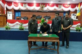 DPRD Belitung sahkan tiga raperda menjadi perda
