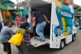 Gubernur apresiasi Mobil Maskara digunakan untuk antar jemput warga sakit hingga bayar PBB