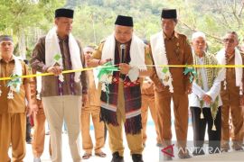 Masyarakat SD.Hole antusias sambut kehadiran Bupati Tapsel