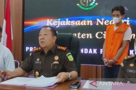 Kejari Cirebon tahan kaur keuangan desa karena korupsi bantuan COVID-19