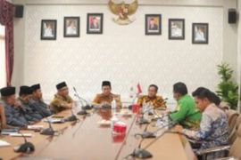 Anggota DPRD HST pelajari manajemen Pasar Modern di Tanah Bumbu