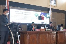 Bupati tanggapi pandangan fraksi DPRD terhadap pertanggungjawaban APBD 2021