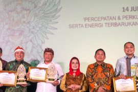 Wali Kota Denpasar dapat penghargaan penggerak koperasi terbaik