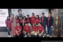 Prilly Latuconsina dan Umay Shahab kembali duet di "Dear Stranger"