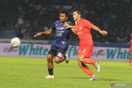 Arema unggul dalam laga final Piala Presiden leg pertama