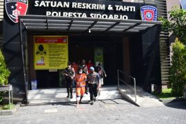 Polisi tangkap tersangka pembunuhan di teras musala