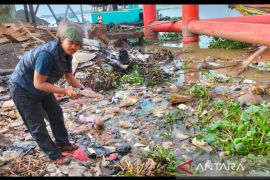 Tim Ekspediai Sungai Sumatera temukan indikasi pencemaran Sungai Musi makin parah