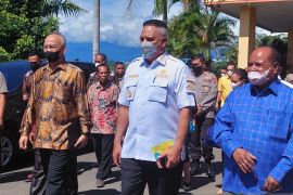 Gubernur Papua Barat tegur keras kepala daerah dengan capaian vaksinasi rendah