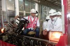 Menhub minta INKA percepat pengerjaan bus listrik untuk G20 di Bali