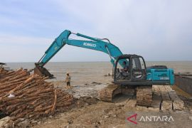 Penanganan abrasi pantai di Indramayu
