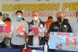 Polisi ringkus dua pengedar obat terlarang di Bekasi